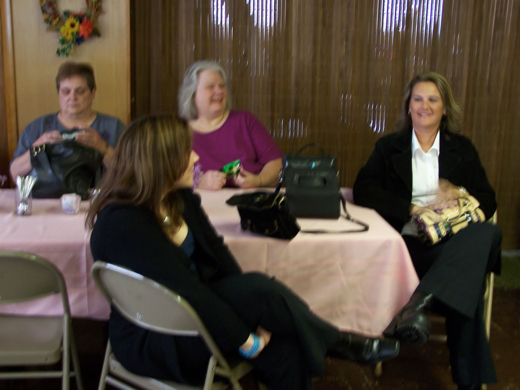 Another blurry picture of Scherry, Diane, Charlene and Krissy